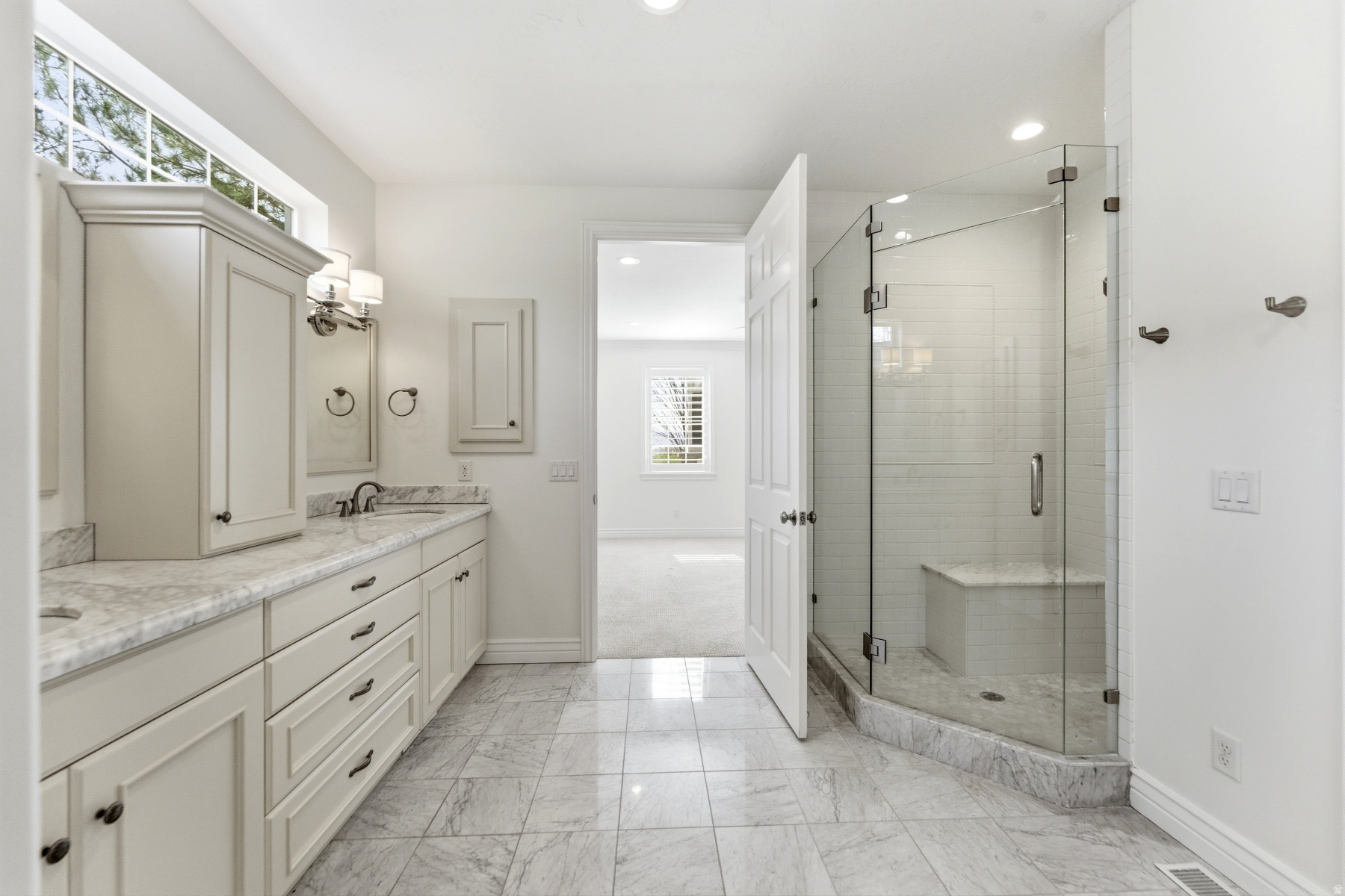 DUTCH FIELDS - Residential