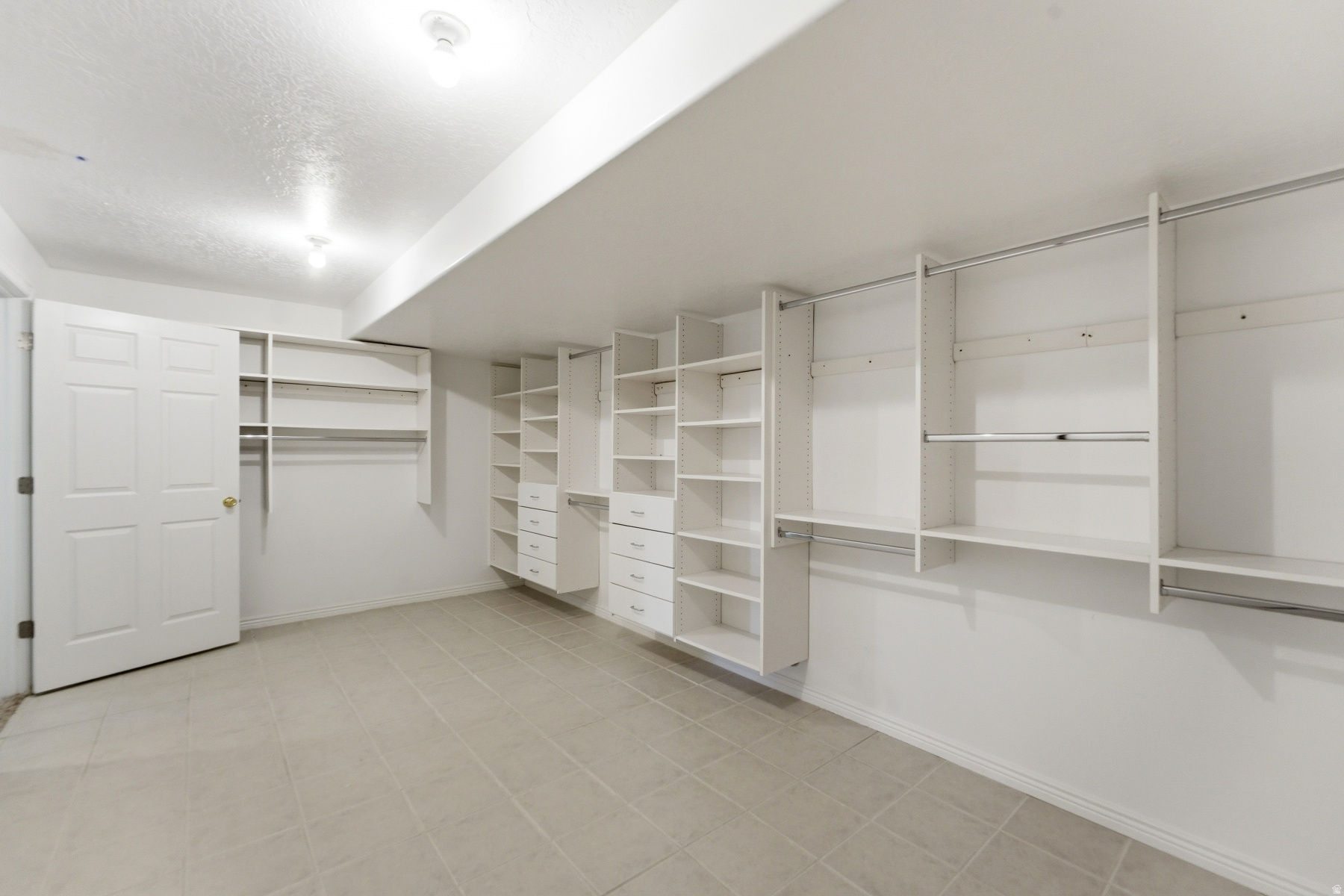 DUTCH FIELDS - Residential