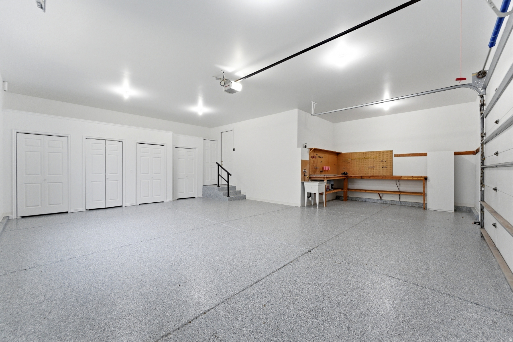 DUTCH FIELDS - Residential