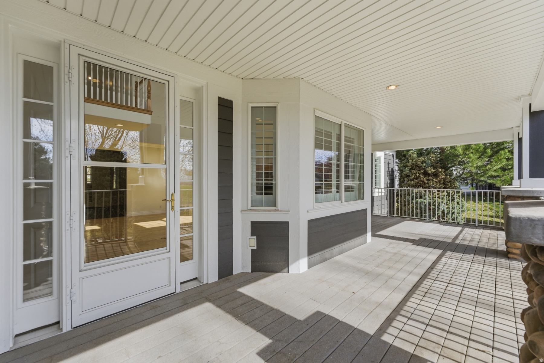 DUTCH FIELDS - Residential