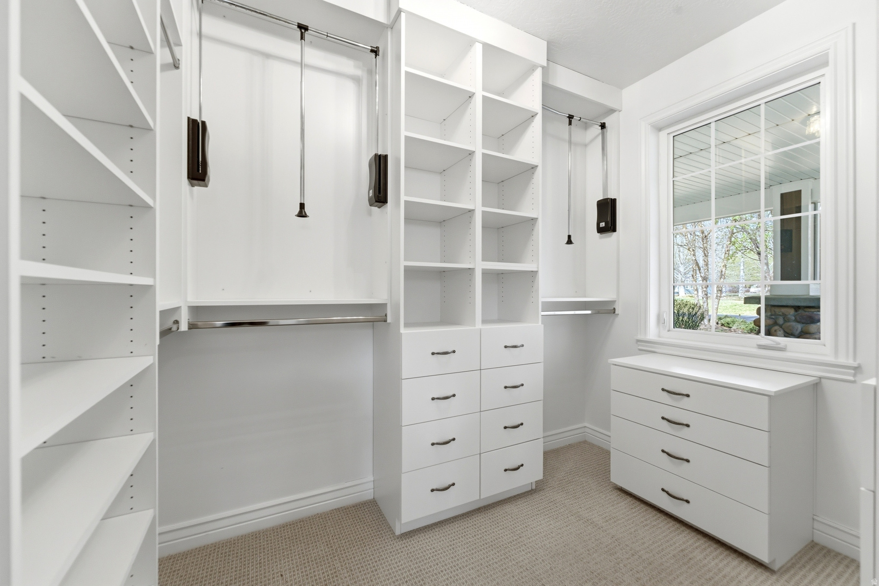 DUTCH FIELDS - Residential