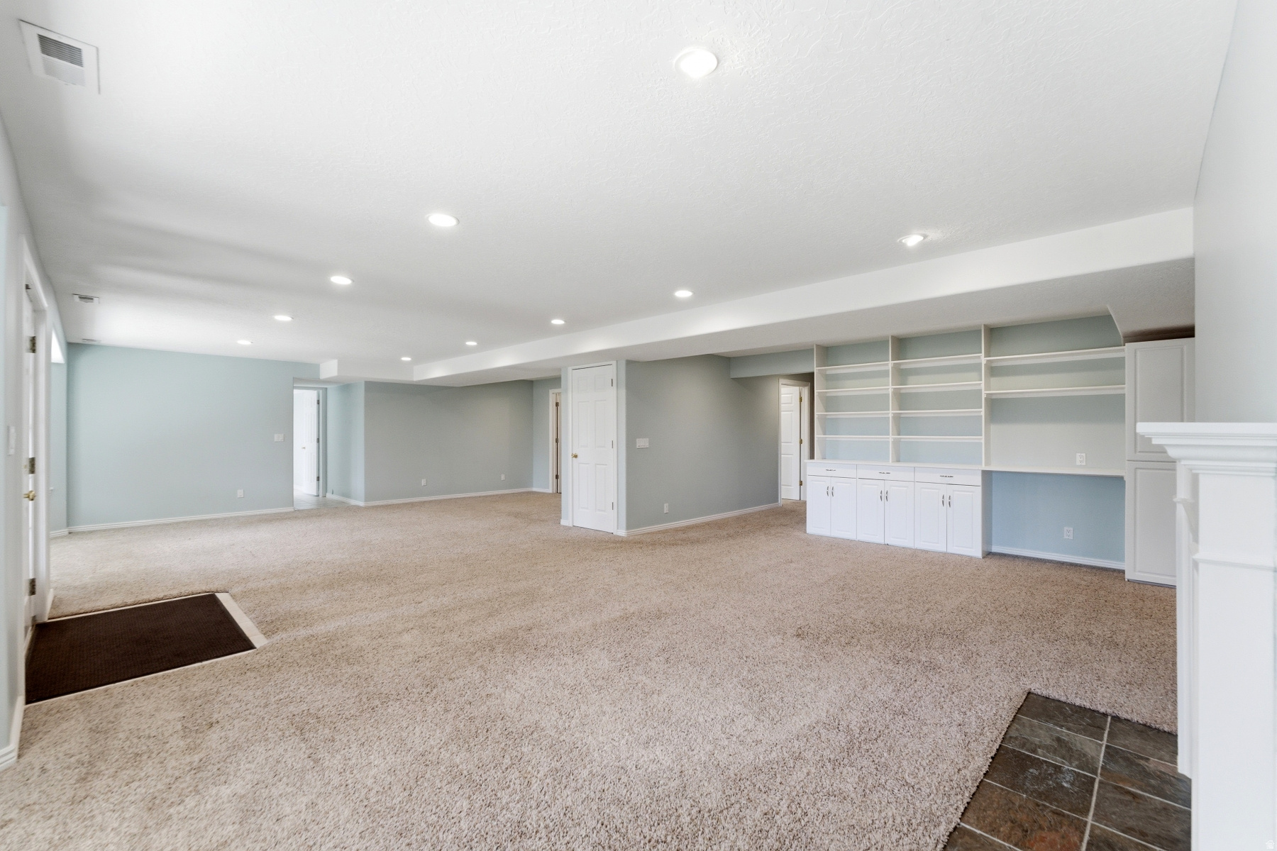 DUTCH FIELDS - Residential