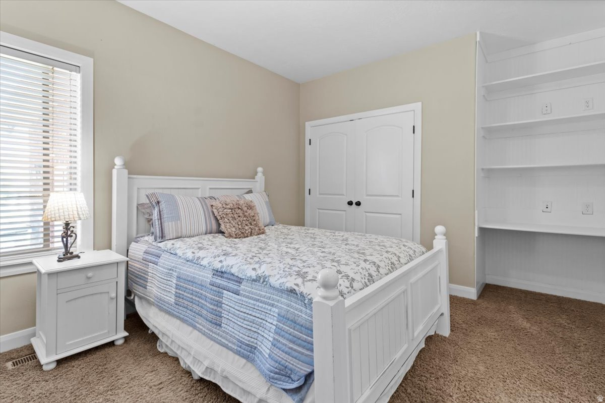 RIVER LANE - Residential