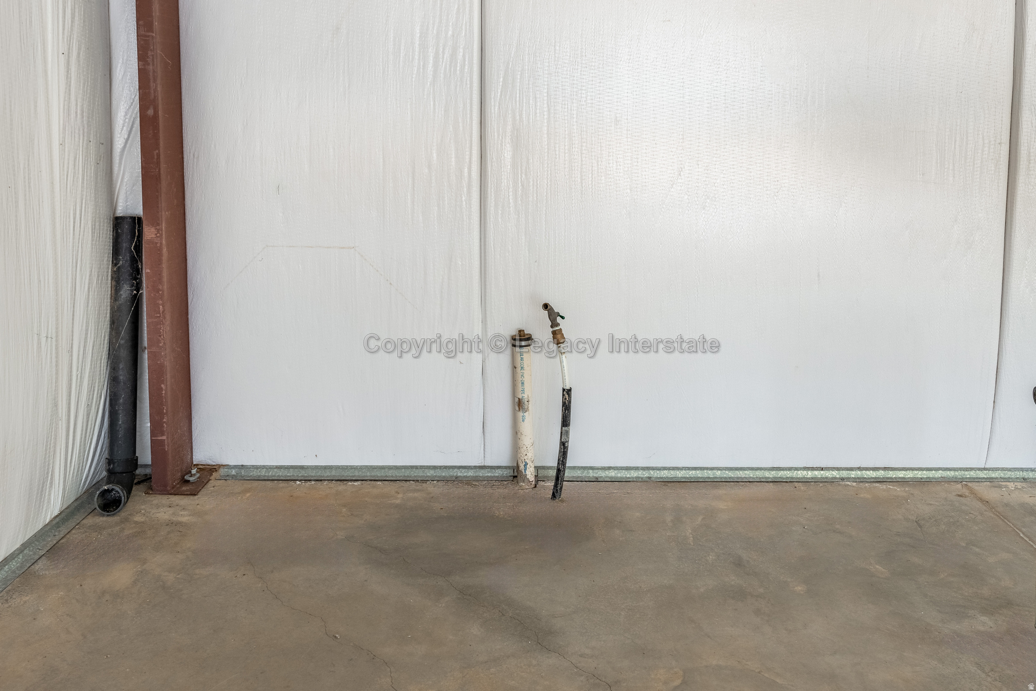 GENERAL DICK STOUT FIELD AIRPORT - Commercial Sale