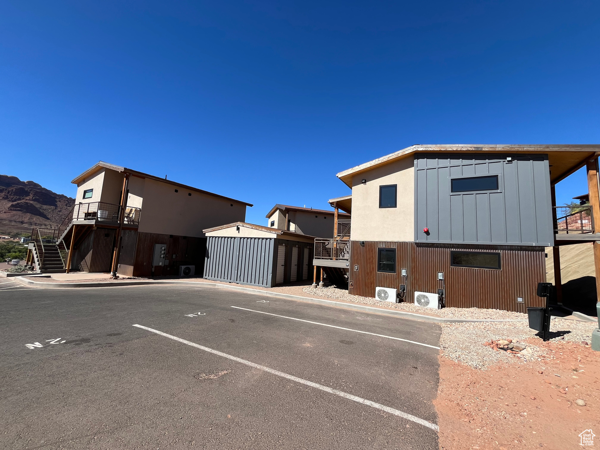 MURPHY FLATS - Residential