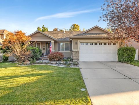 Photo of 4587 W FLINTLOCK WAY WAY E, Herriman, UT 84096 (MLS # 2114718)