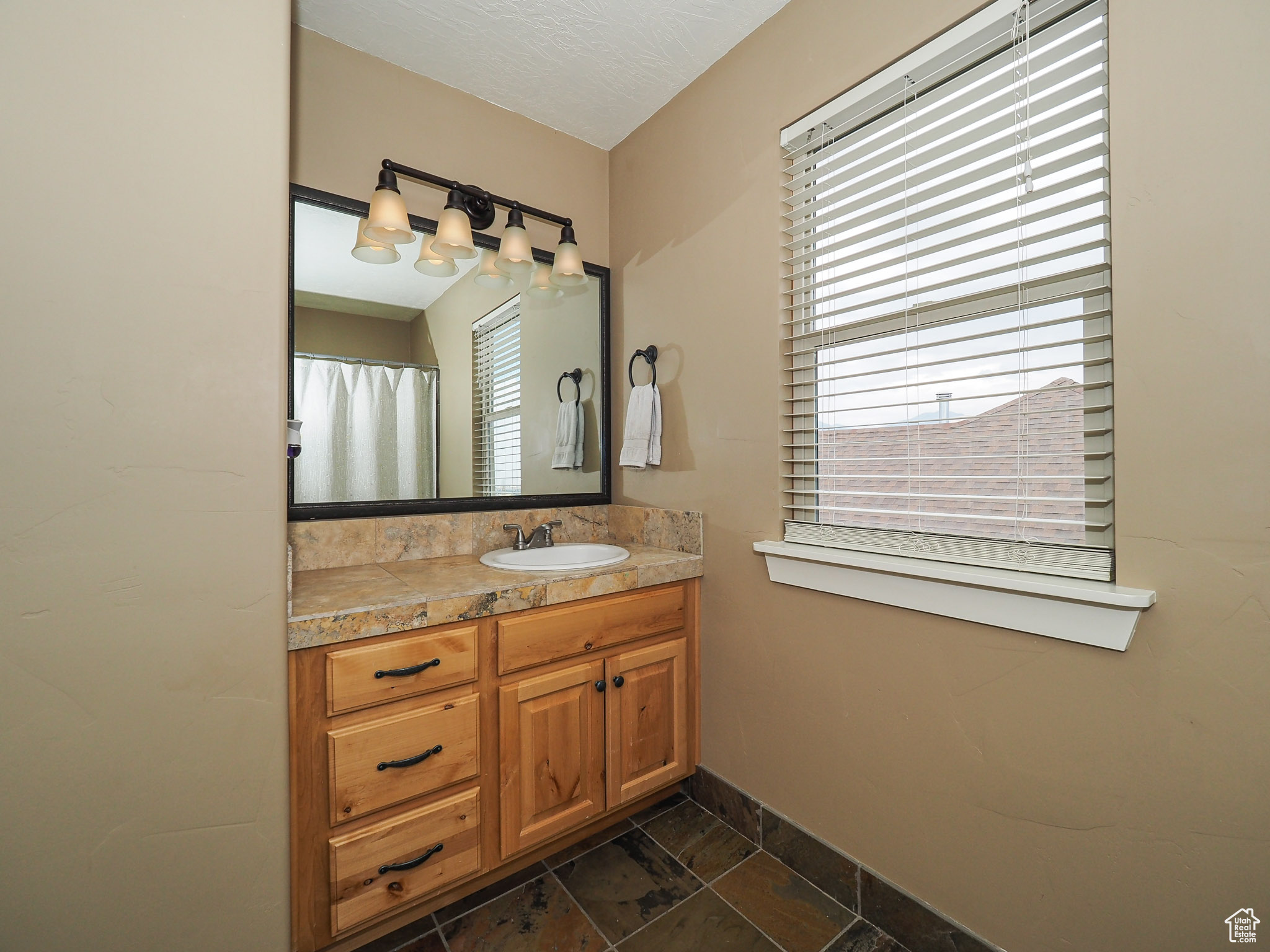 14327 S Round Rock Dr, Herriman, Utah image 35