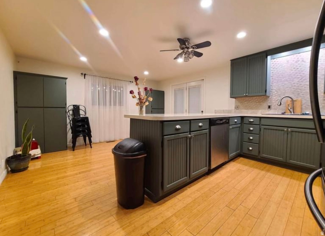 BEVERLY PLACE - Residential