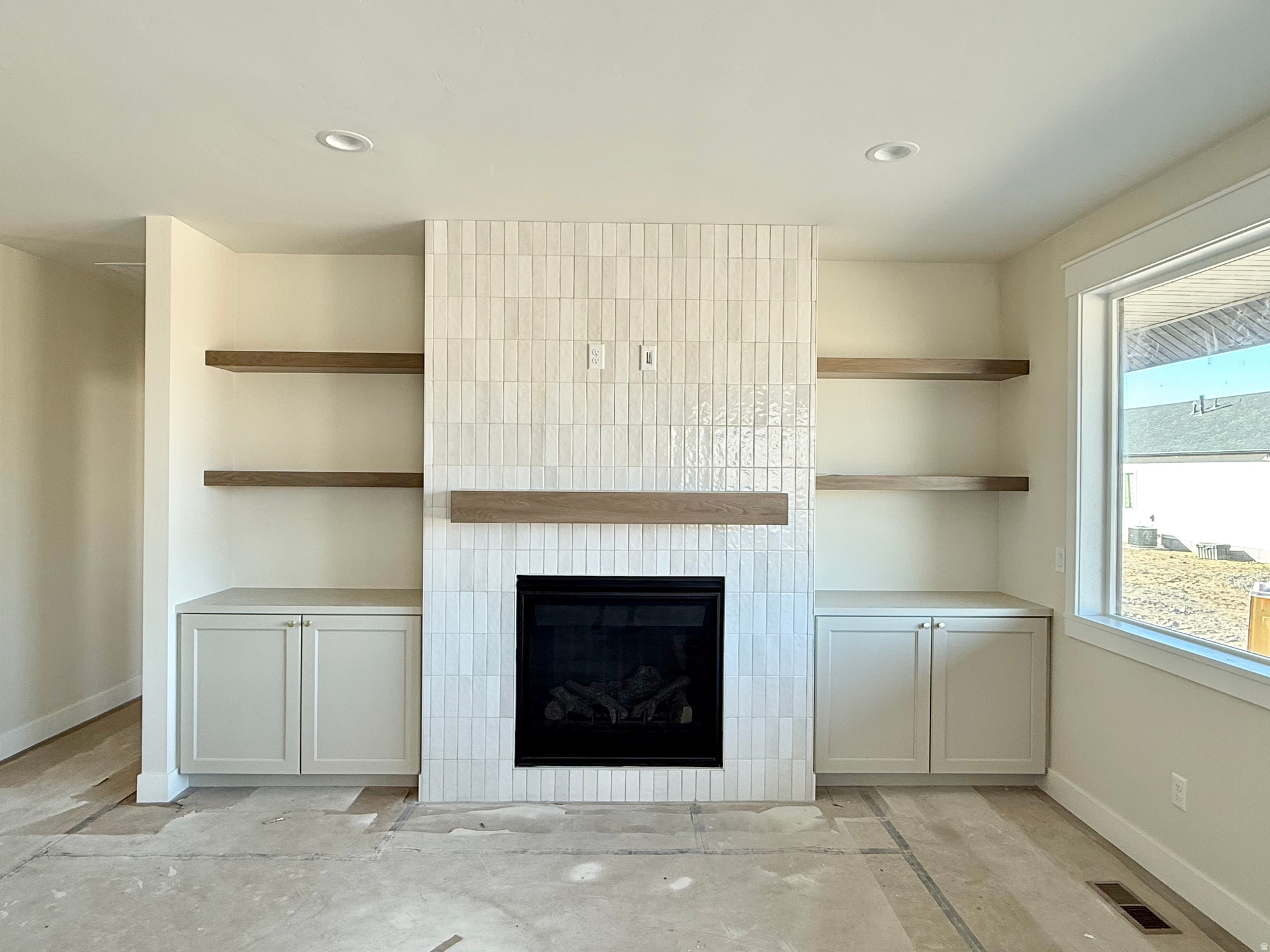 MONROE HOT SPRINGS - Residential