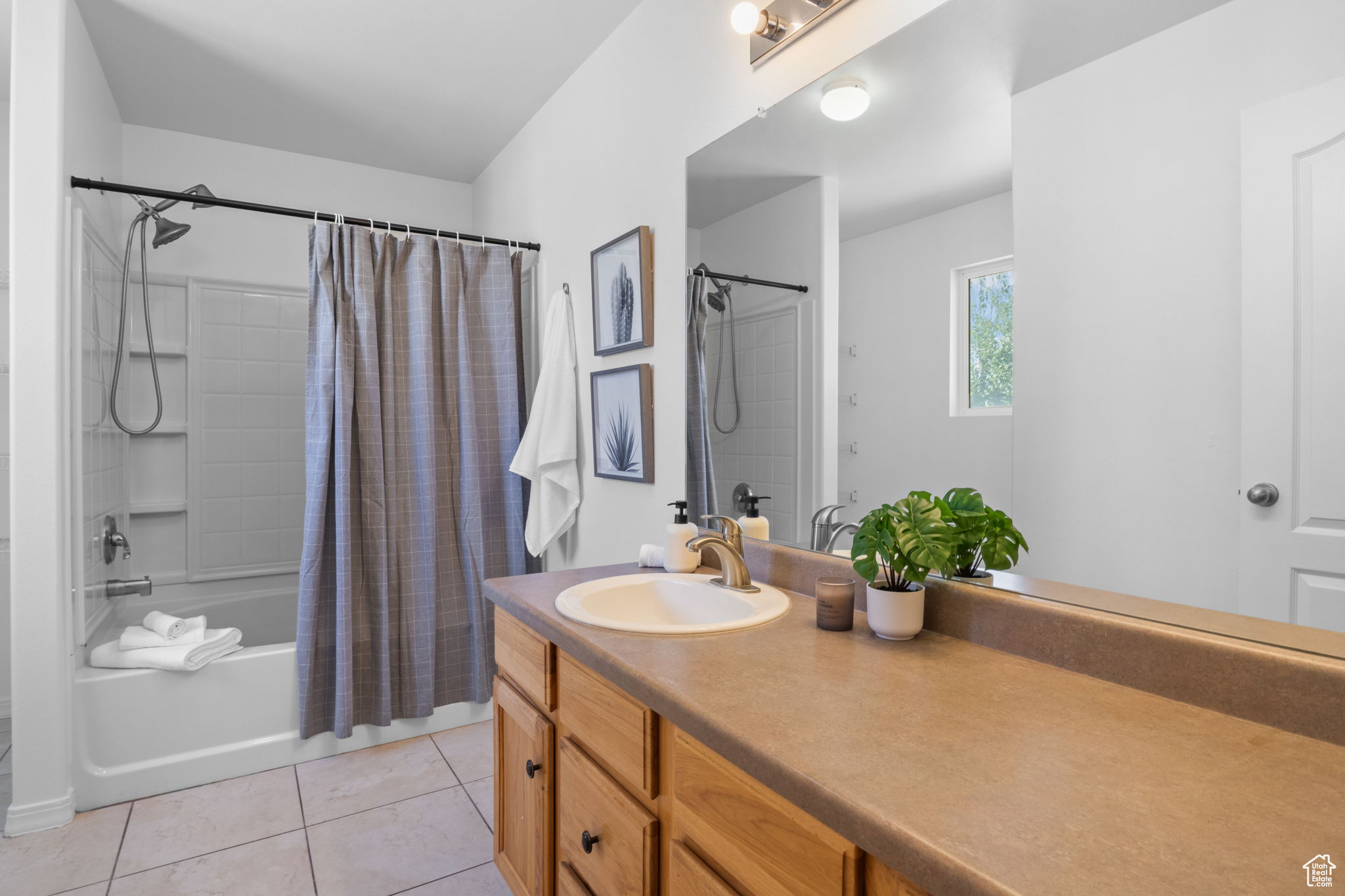 HAMILTON FARMS - Residential