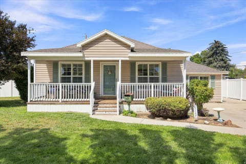 Photo of 171 E MOUNTAIN VIEW DR, Salt Lake City, UT 84107 (MLS # 2179170)