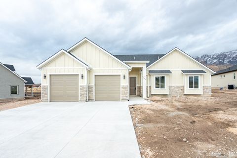 Photo of 1616 W 3125 N #7, Pleasant View, UT 84414 (MLS # 2110313)
