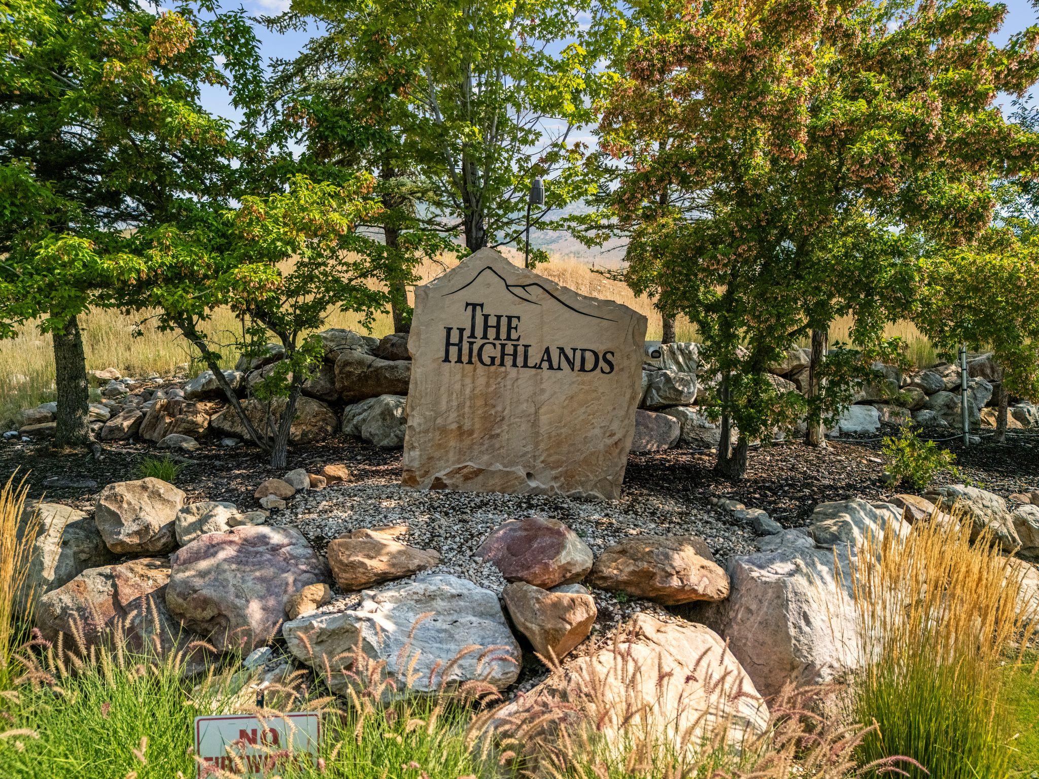THE HIGHLANDS - Land