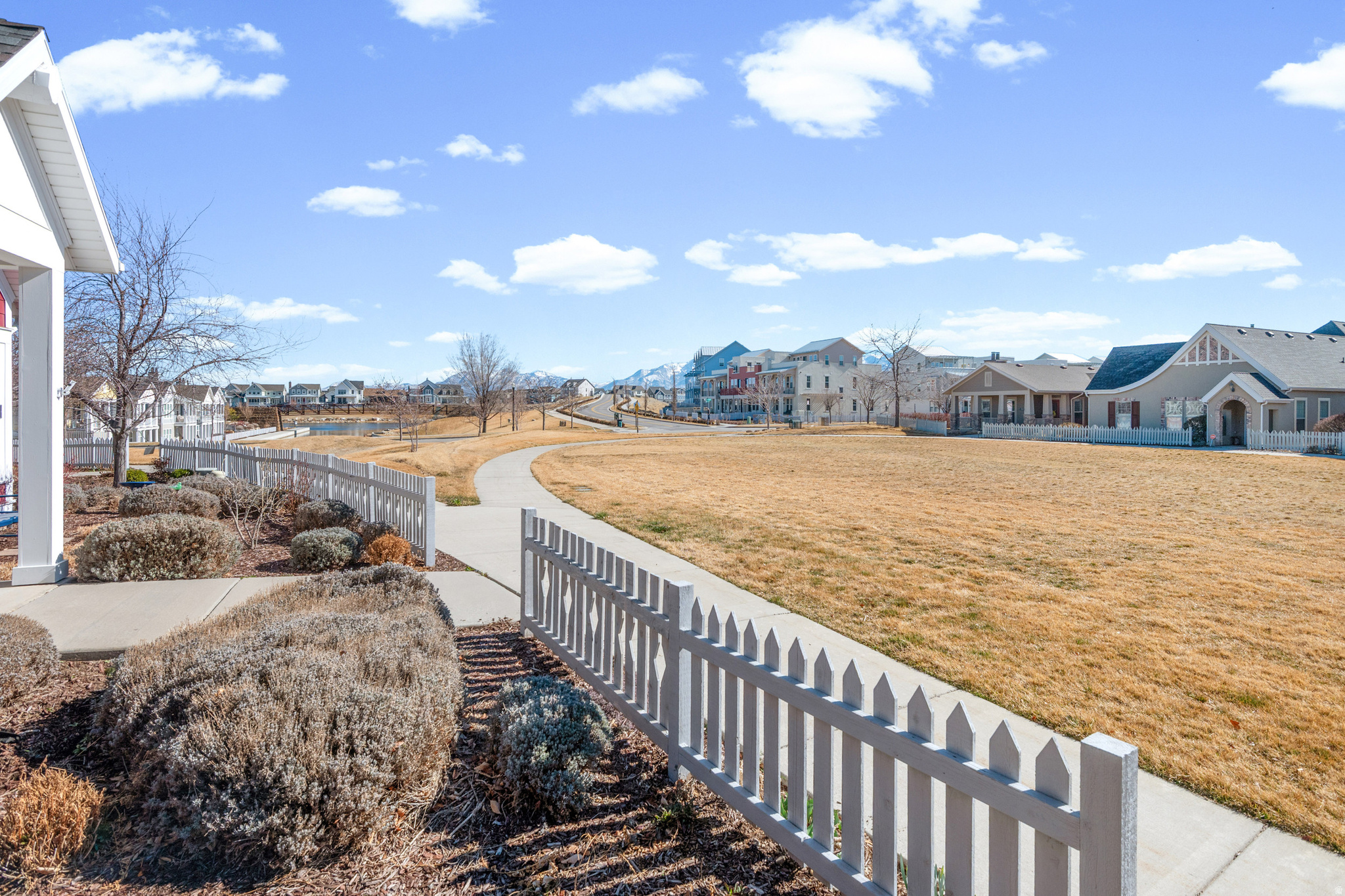 DAYBREAK - Residential