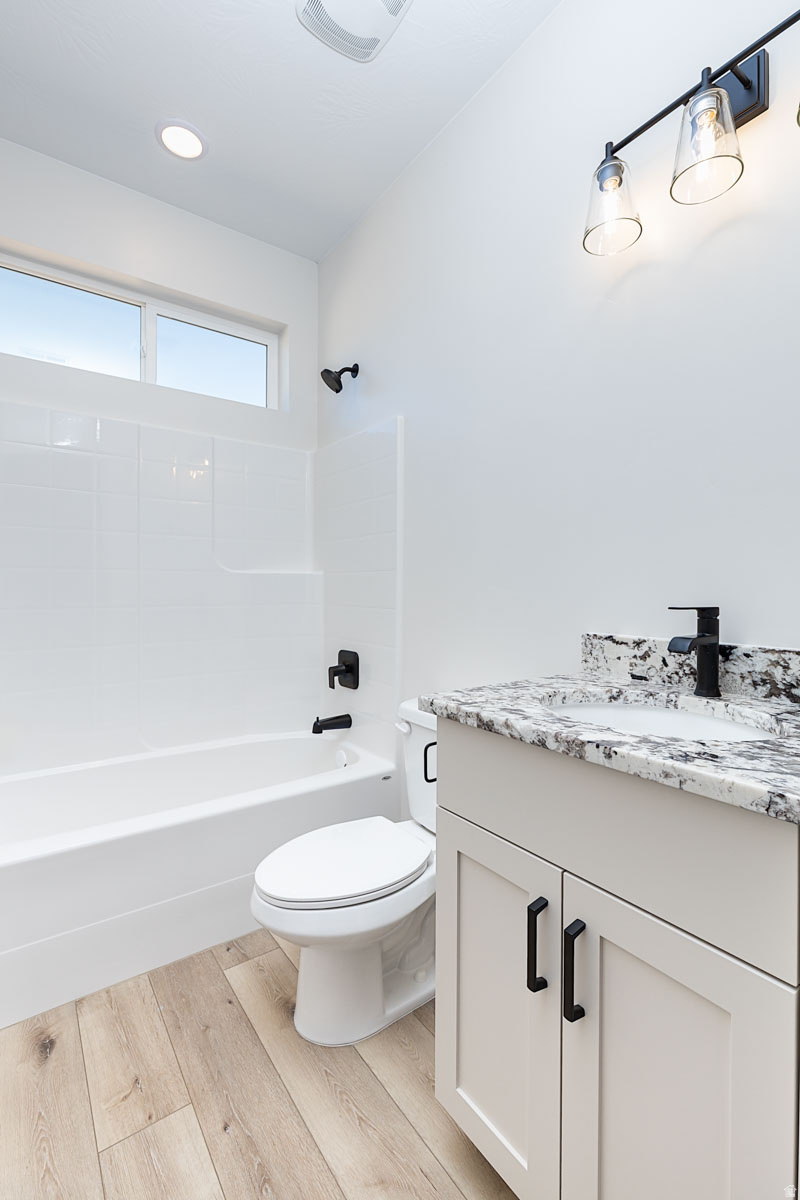 IRON WEST - Residential