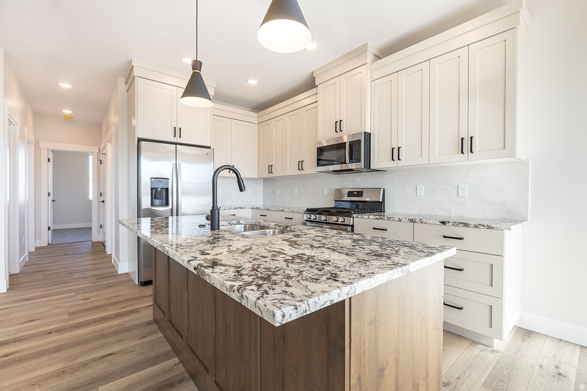 IRON WEST - Residential