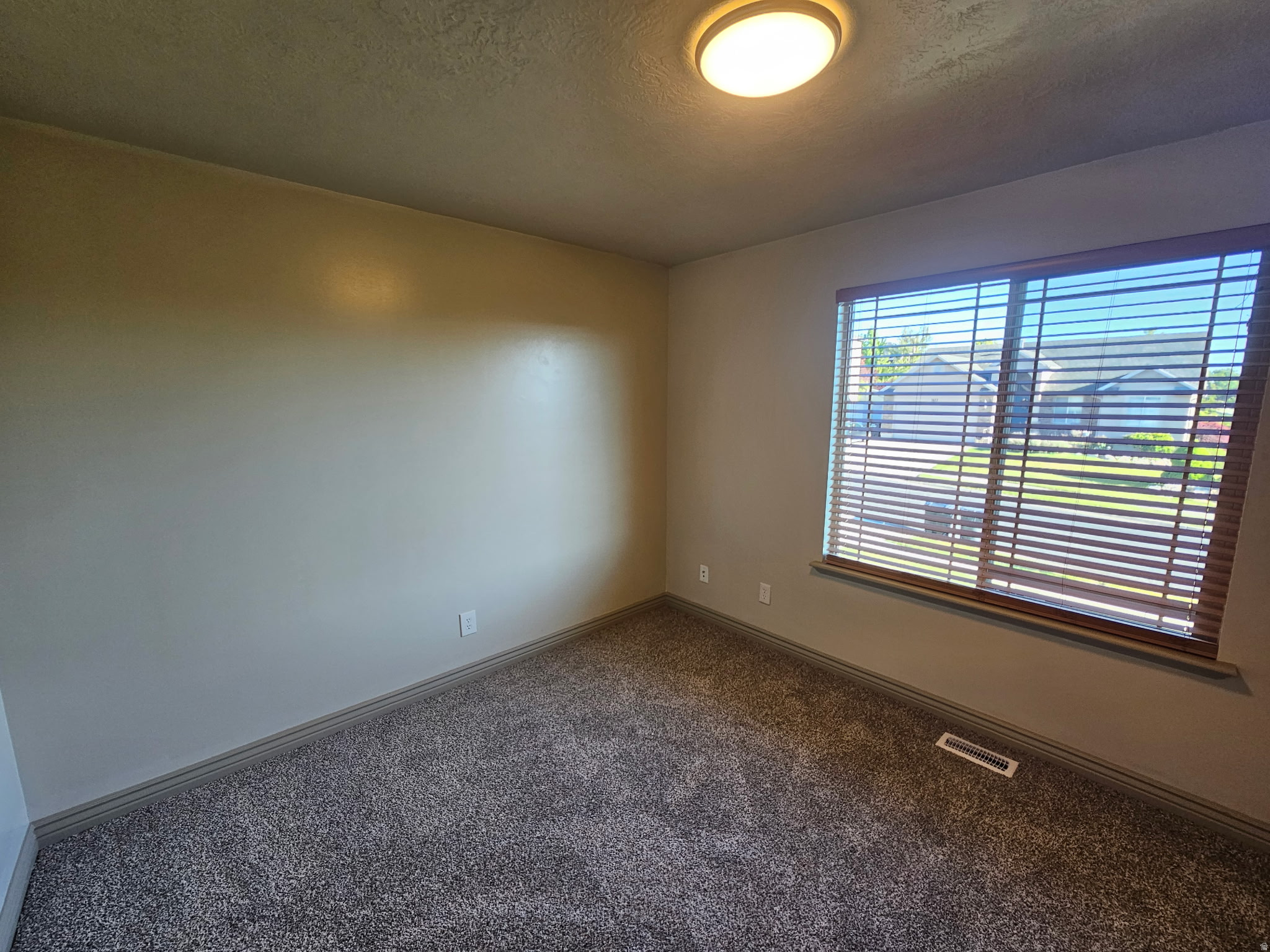 SIENNA VISTA - Residential