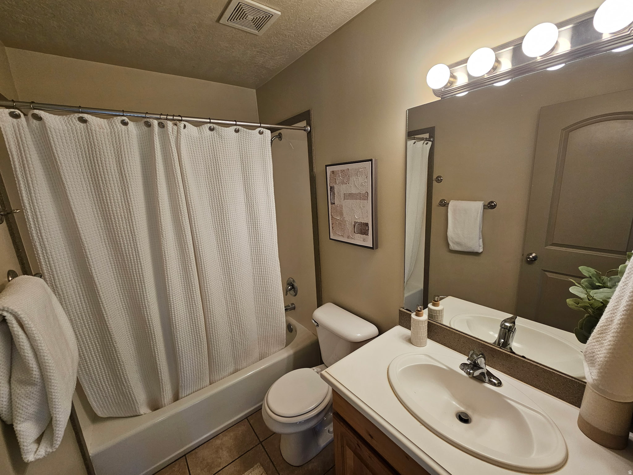 SIENNA VISTA - Residential