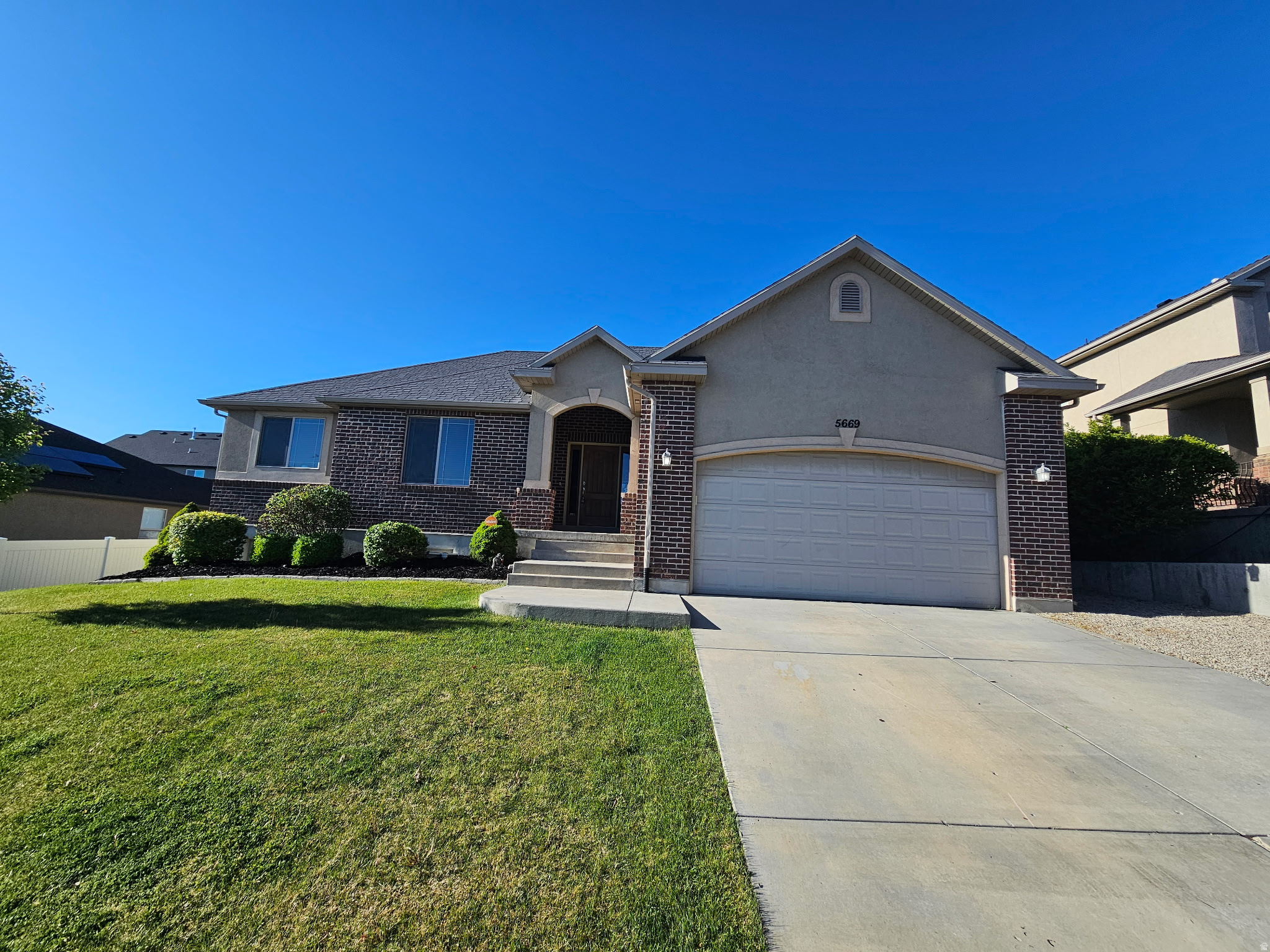 SIENNA VISTA - Residential