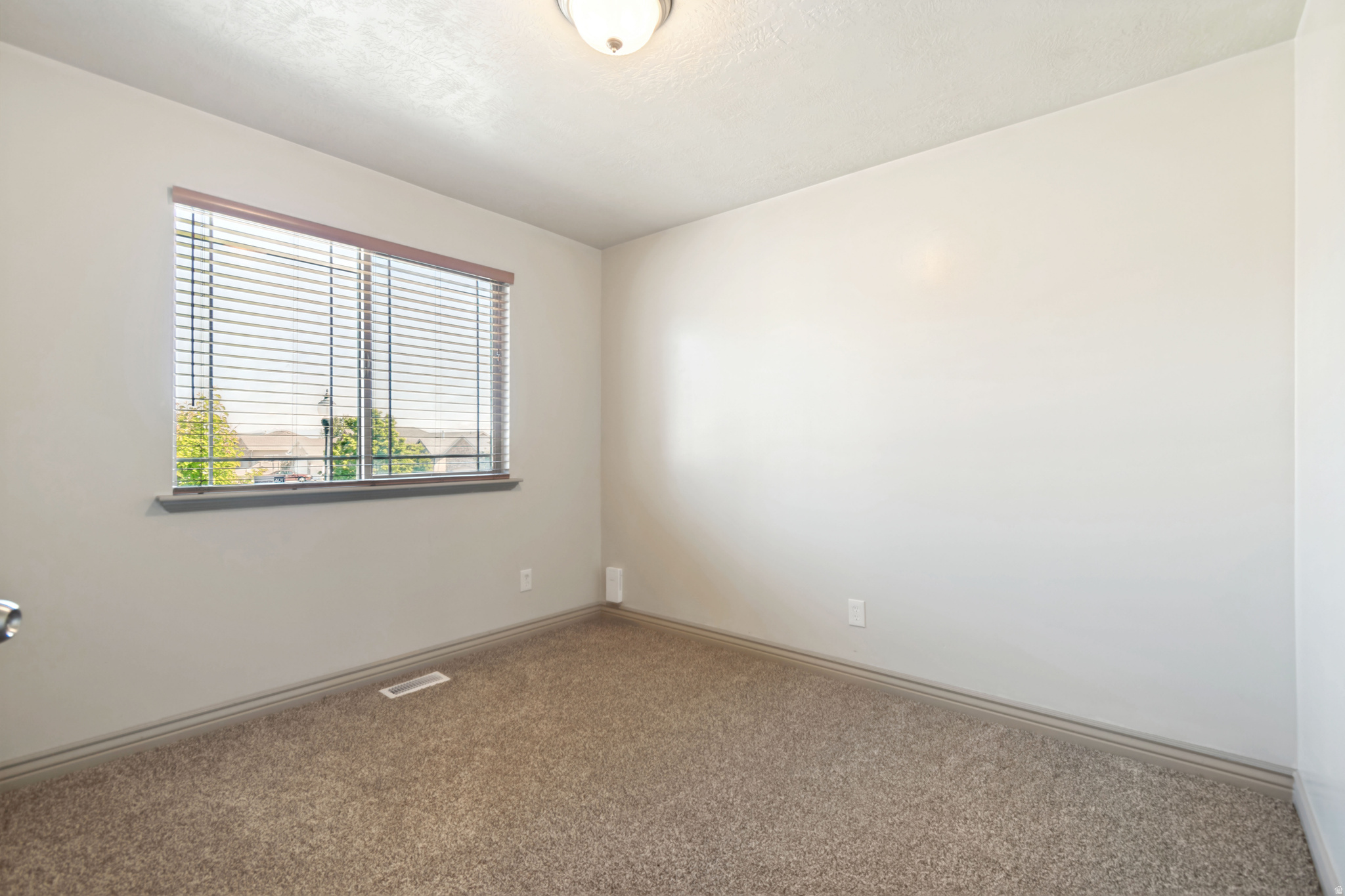 SIENNA VISTA - Residential