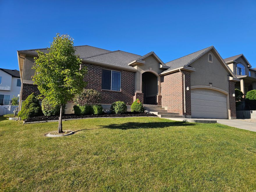 Extremely Clean and Well maintained, Great Room design w/ Vaulted Ceilings, Stainless appliances and new carpet throughout.   Primary Suite has huge walk in closet, grand bath w/ separate tub & shower.  Huge unfinished basement with lots of daylight.  Home shows at 10+ must see!