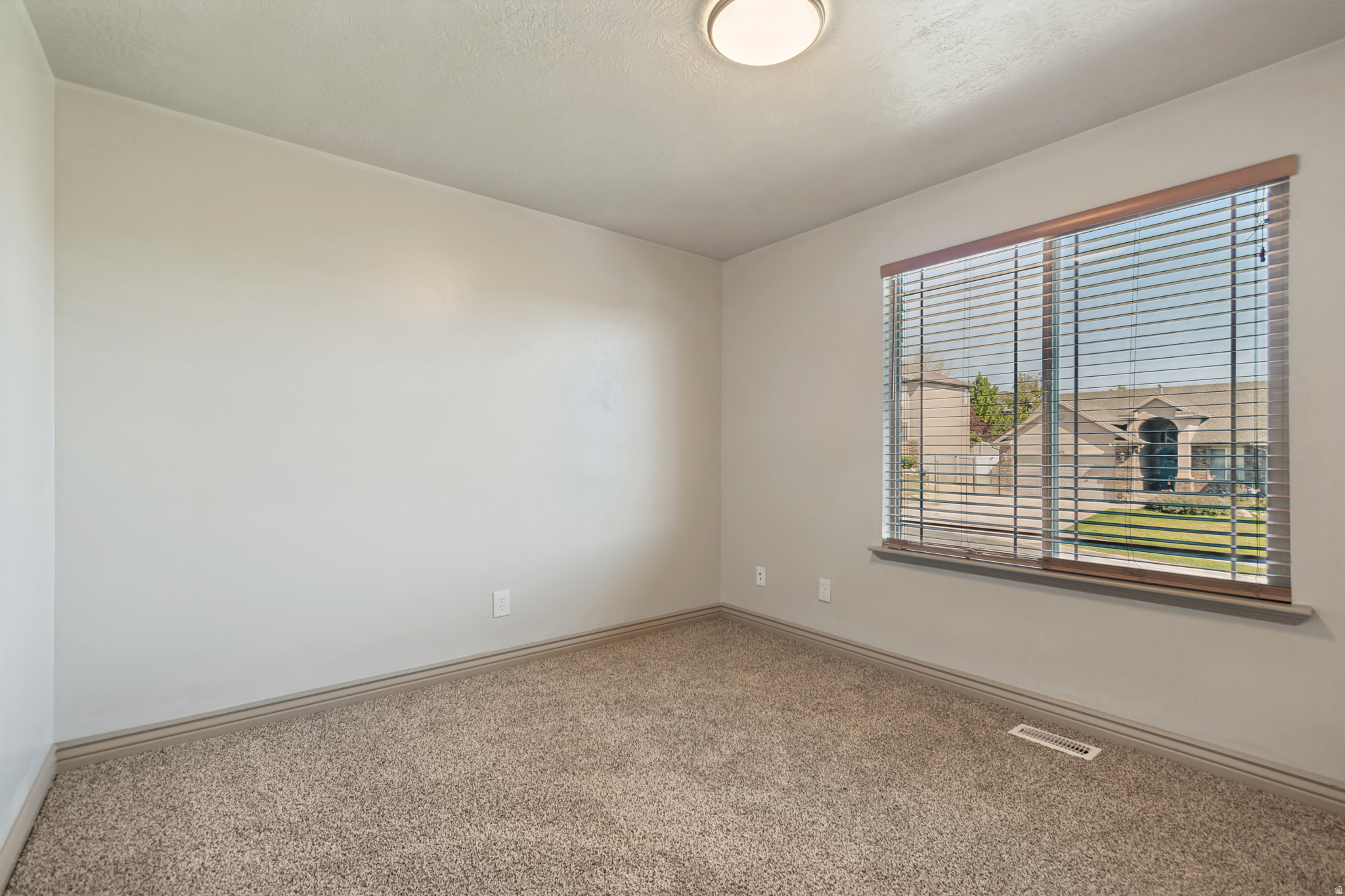 SIENNA VISTA - Residential