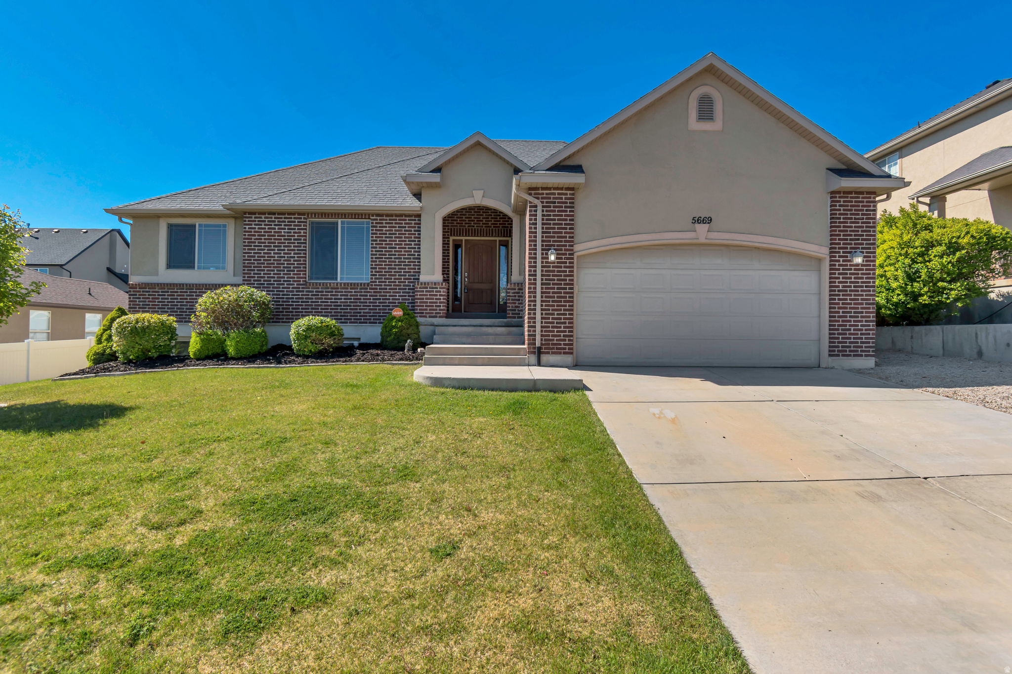 SIENNA VISTA - Residential