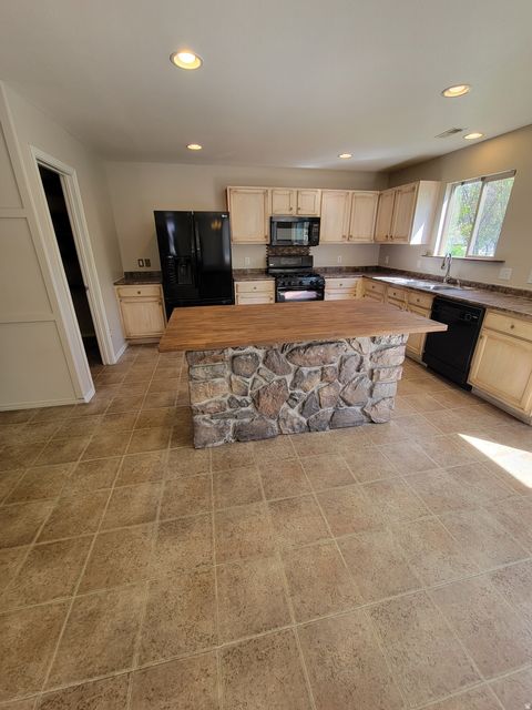 Tiny photo for 511 S SPANISH FIELDS DR, Spanish Fork, UT 84660 (MLS # 2151293)