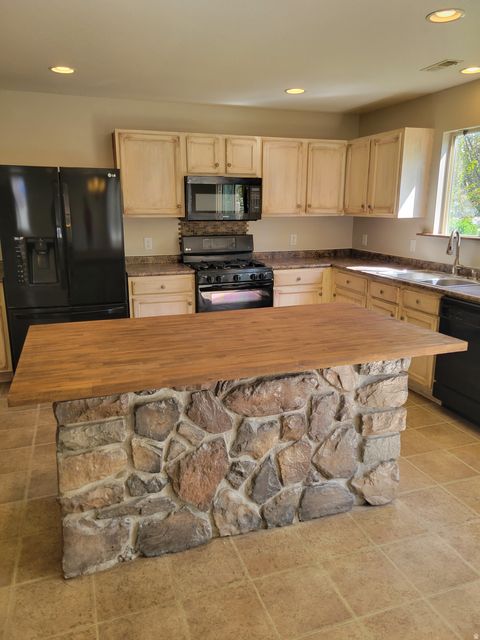 Tiny photo for 511 S SPANISH FIELDS DR, Spanish Fork, UT 84660 (MLS # 2151293)