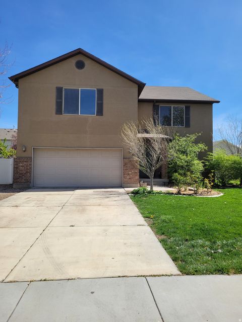 Photo of 511 S SPANISH FIELDS DR, Spanish Fork, UT 84660 (MLS # 2151293)