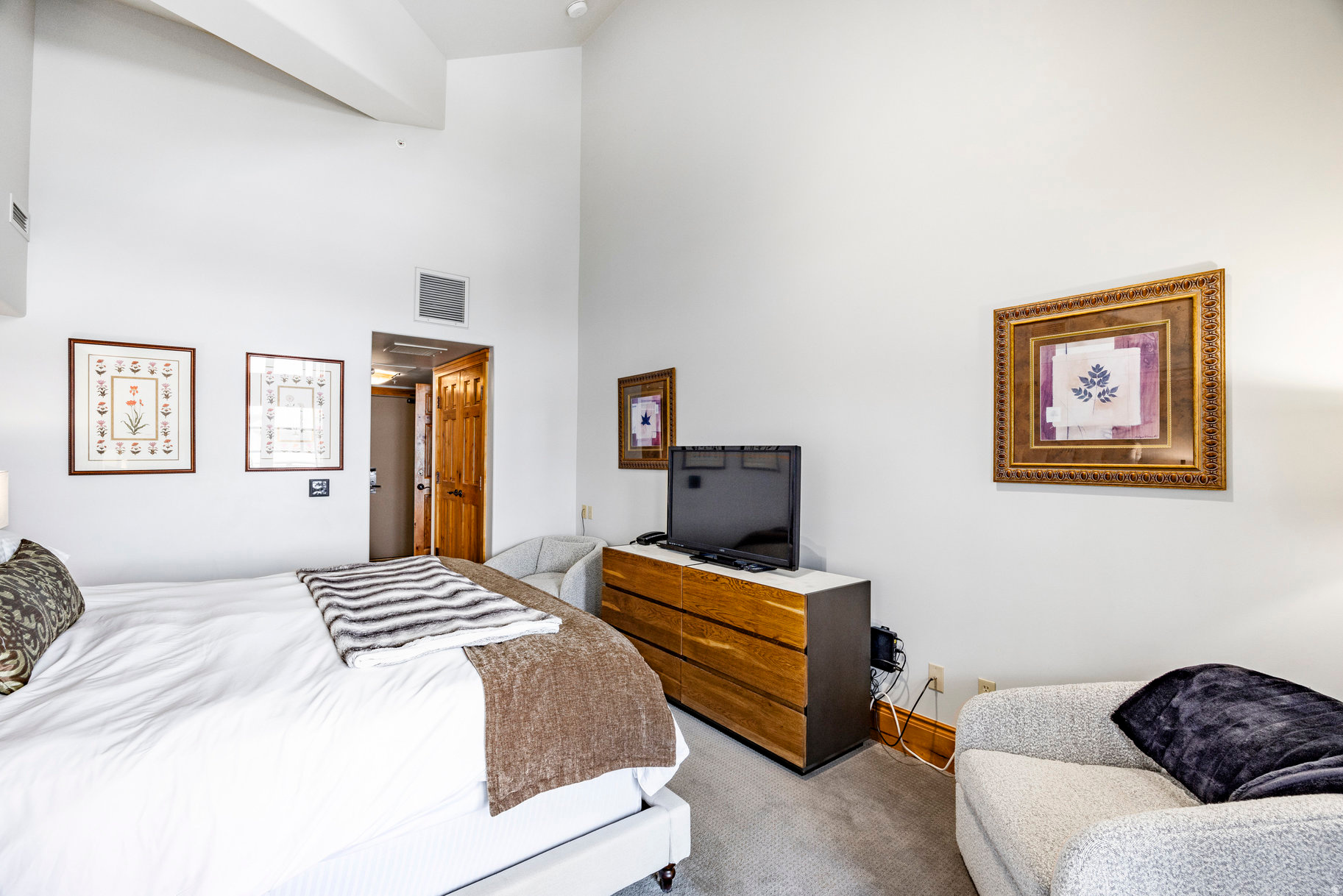 LODGES AT DEER VALLEY - Residential