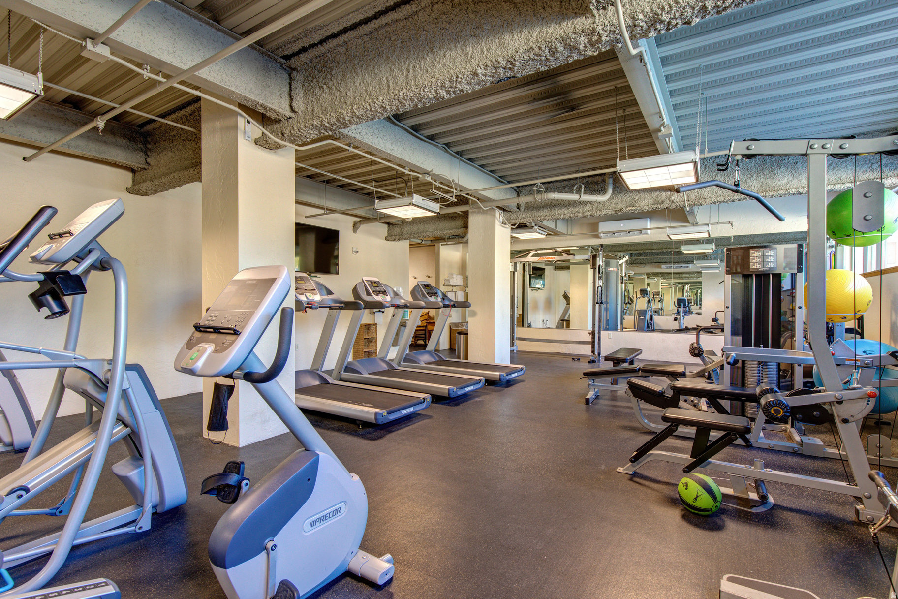 LODGES AT DEER VALLEY - Residential