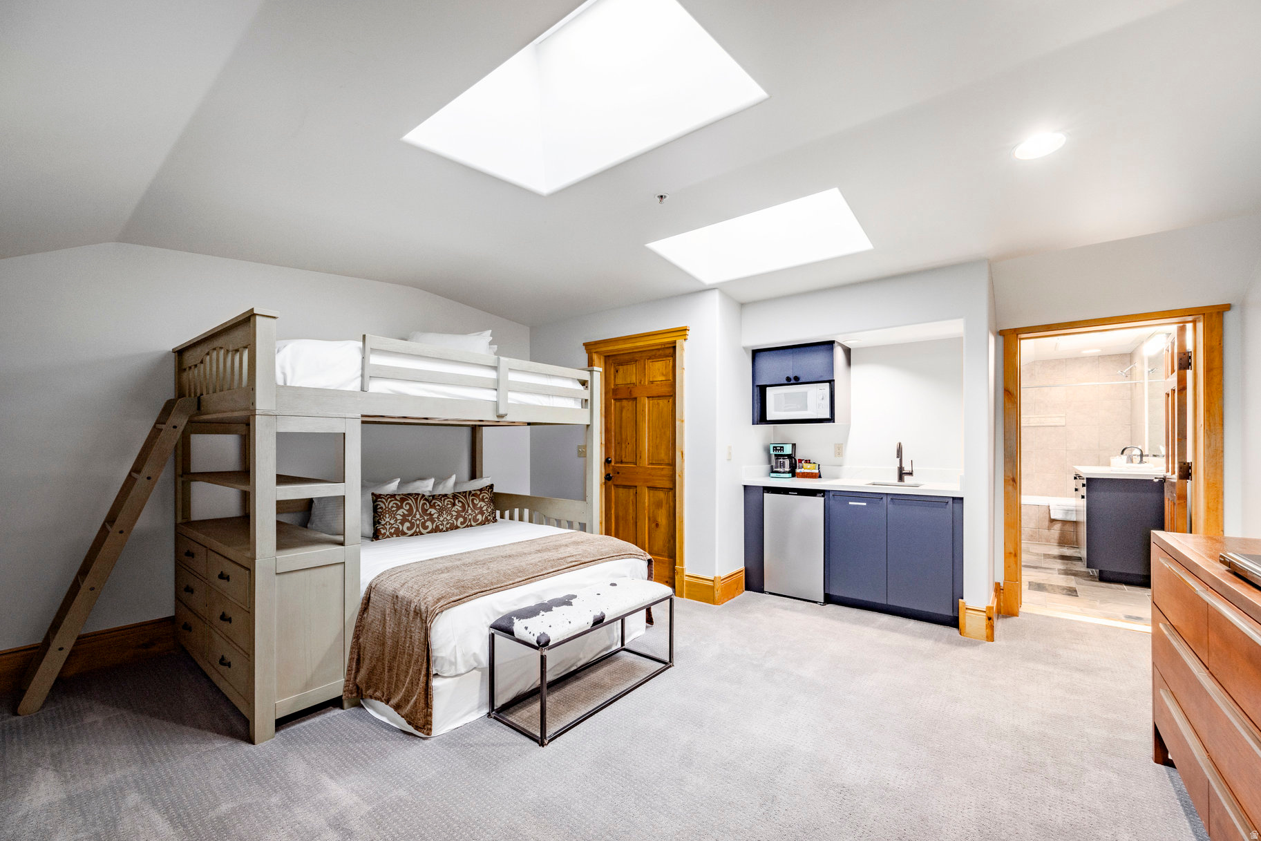 LODGES AT DEER VALLEY - Residential