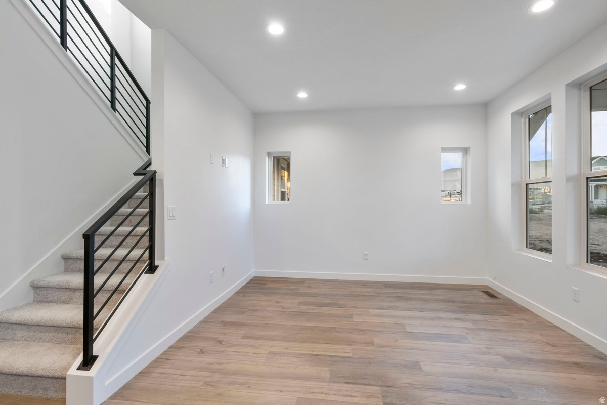 DAYBREAK - Residential