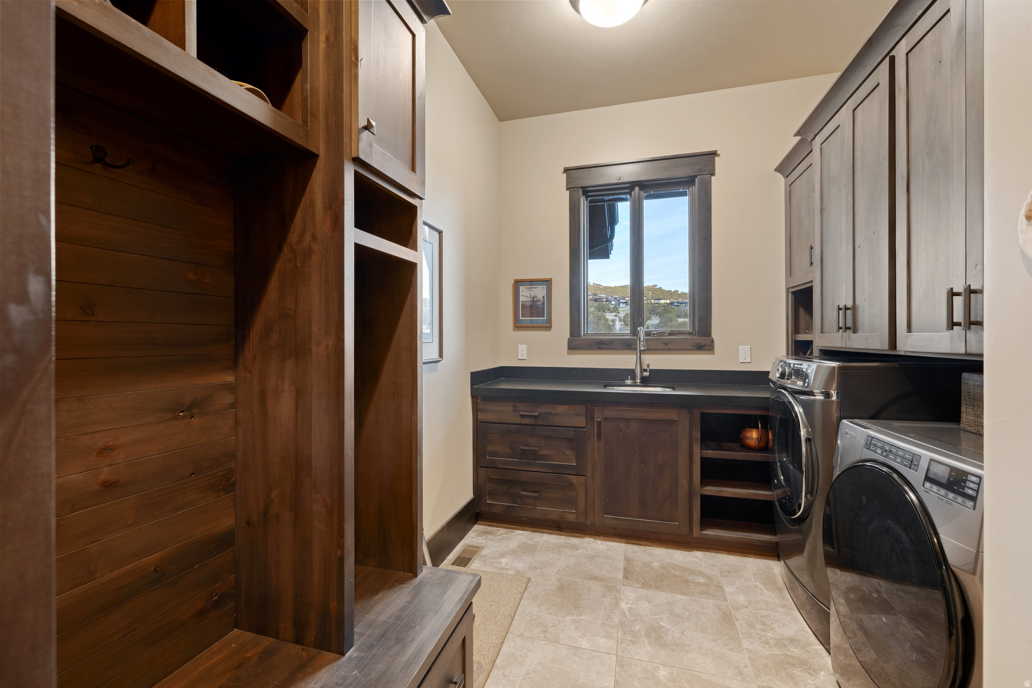 RED LEDGES - Residential