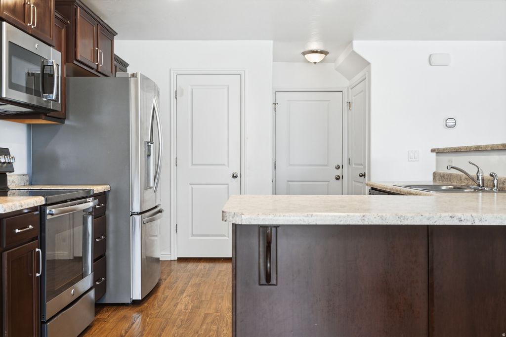 Photo of 572 S SILVERMOON LN, Saratoga Springs, UT 84045 (MLS # 2143601)