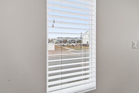 Tiny photo for 572 S SILVERMOON LN, Saratoga Springs, UT 84045 (MLS # 2143601)