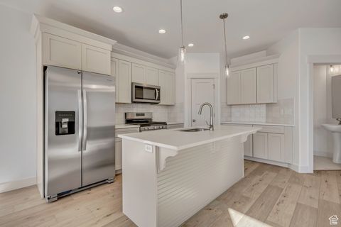 Tiny photo for 1027 W CORAL CHARM WAY, Saratoga Springs, UT 84045 (MLS # 2116476)