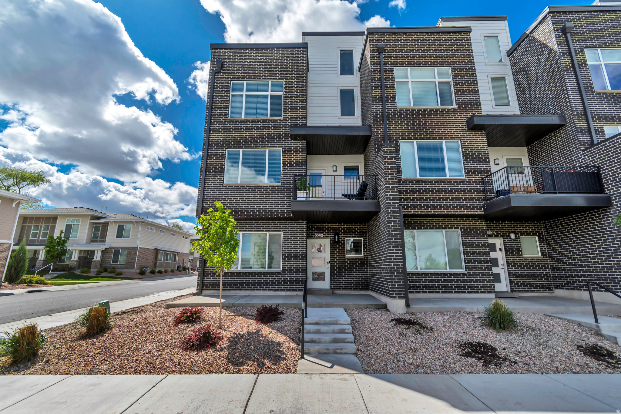 ERIN HILLS TOWNHOMES - Residential