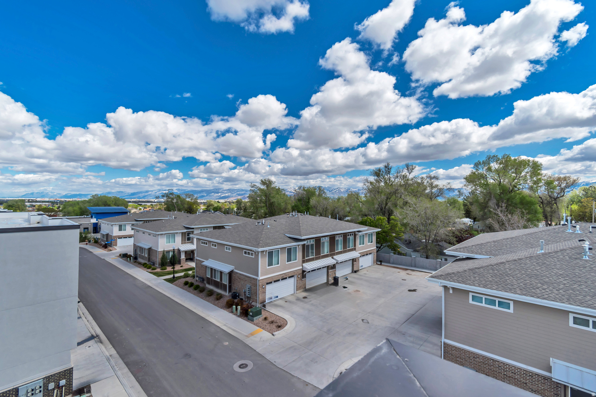 ERIN HILLS TOWNHOMES - Residential