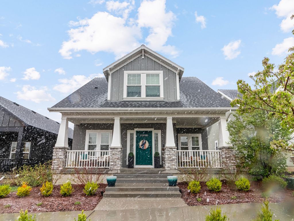 Photo of 6453 W MOON VALLEY DR, South Jordan, UT 84009 (MLS # 2148019)