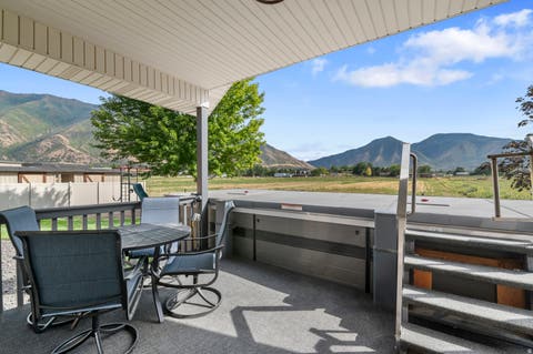 Tiny photo for 1501 W ELK CIR, Mapleton, UT 84664 (MLS # 2158331)