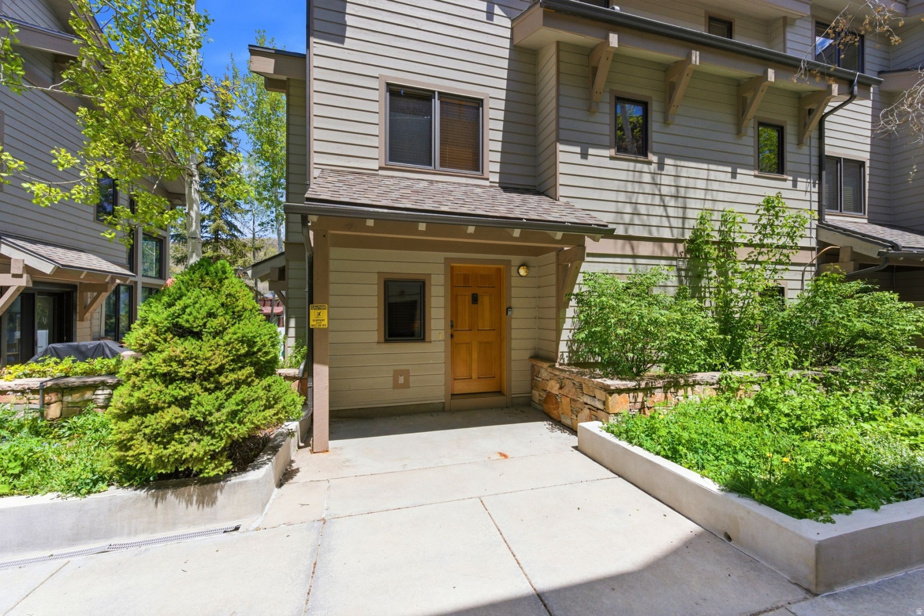 PORTICO CONDOMINIUM - Residential