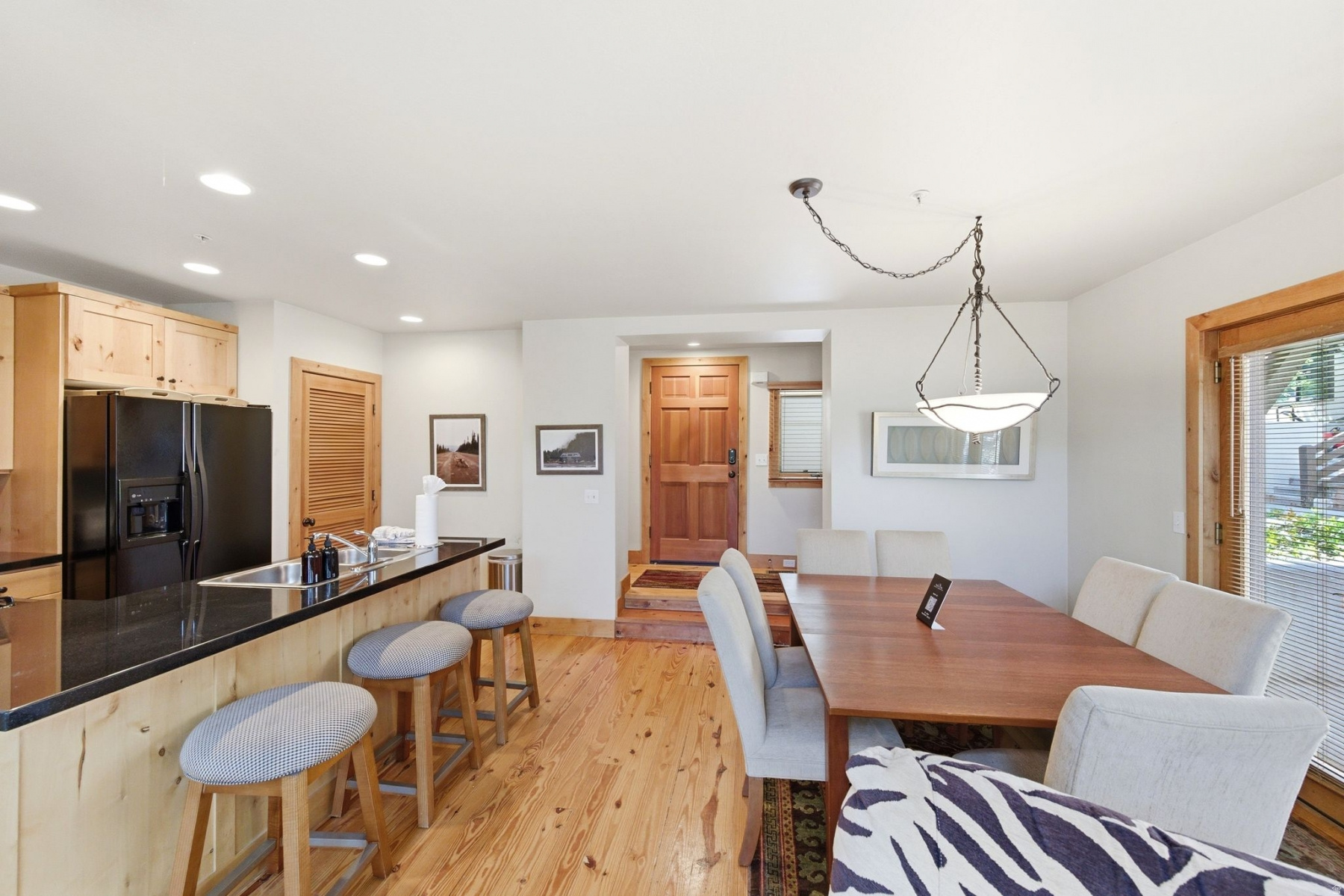 PORTICO CONDOMINIUM - Residential