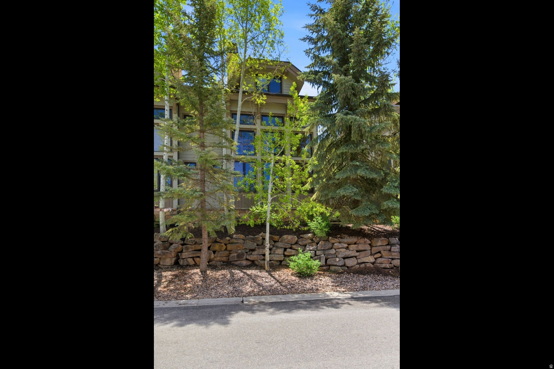 PORTICO CONDOMINIUM - Residential