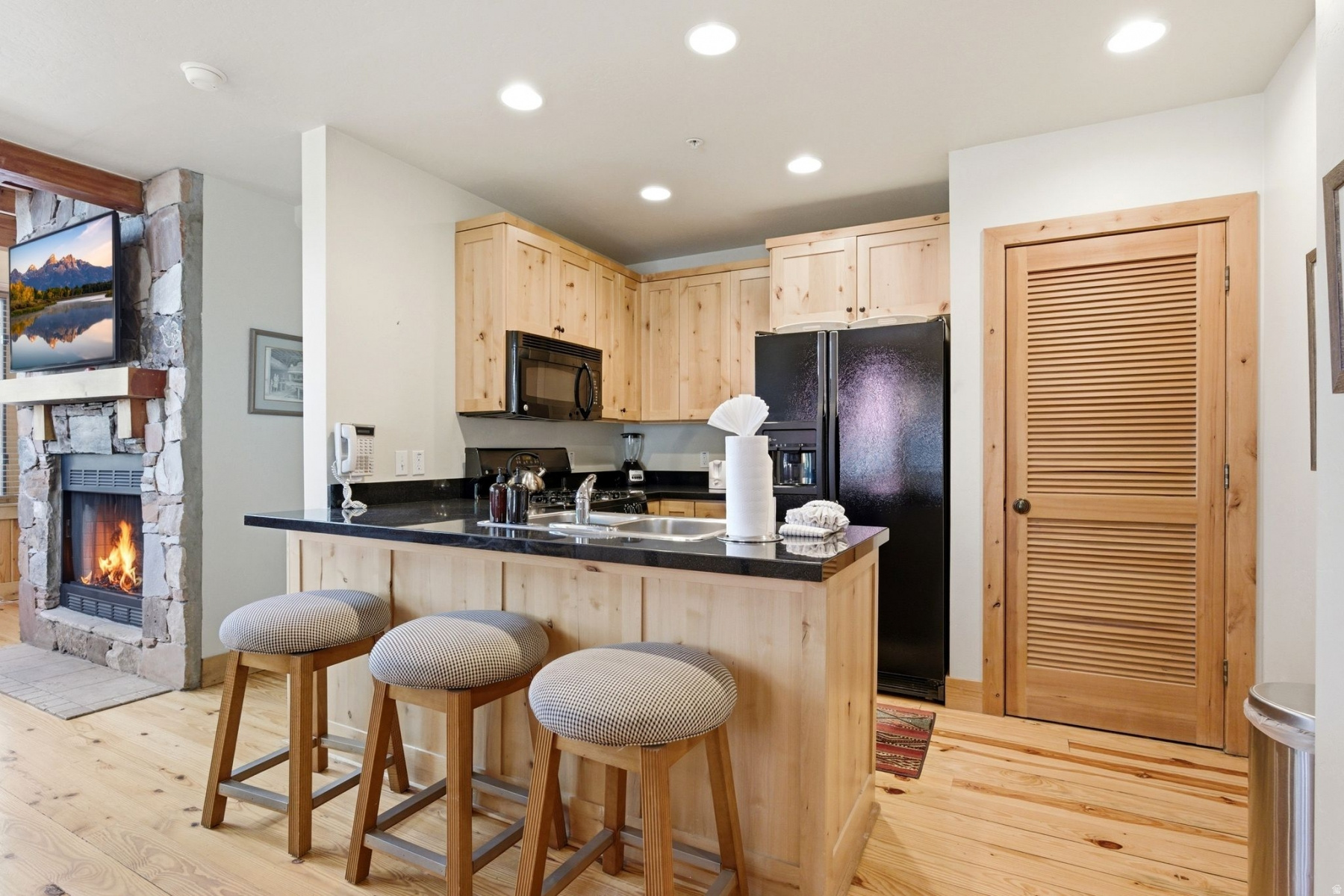 PORTICO CONDOMINIUM - Residential