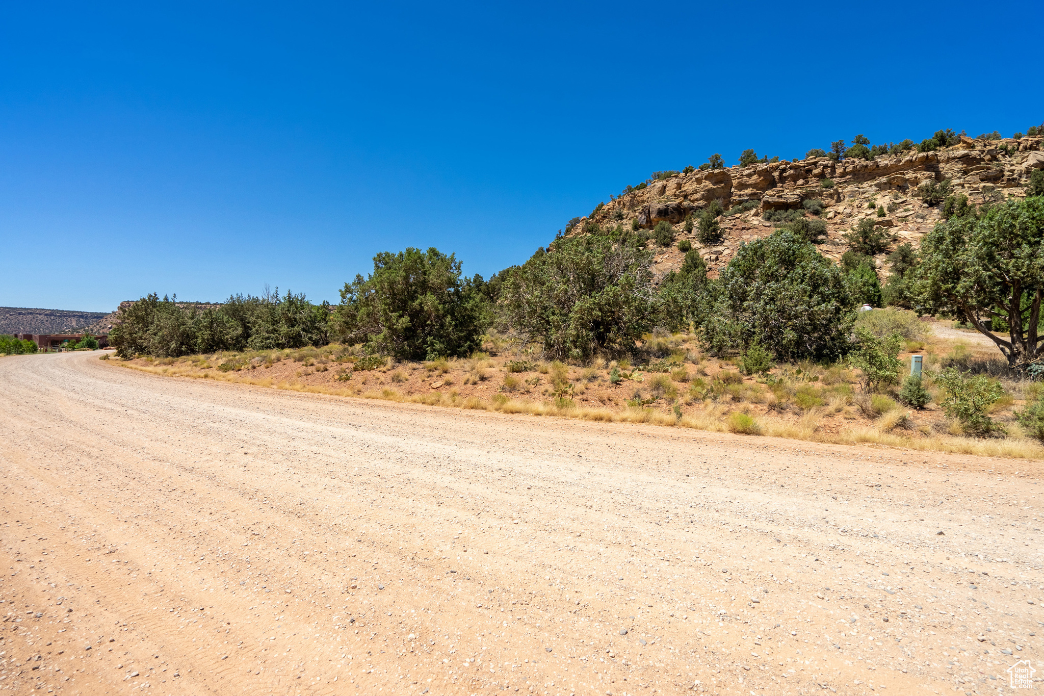 904 N Foothill Dr, Apple Valley, Utah image 10