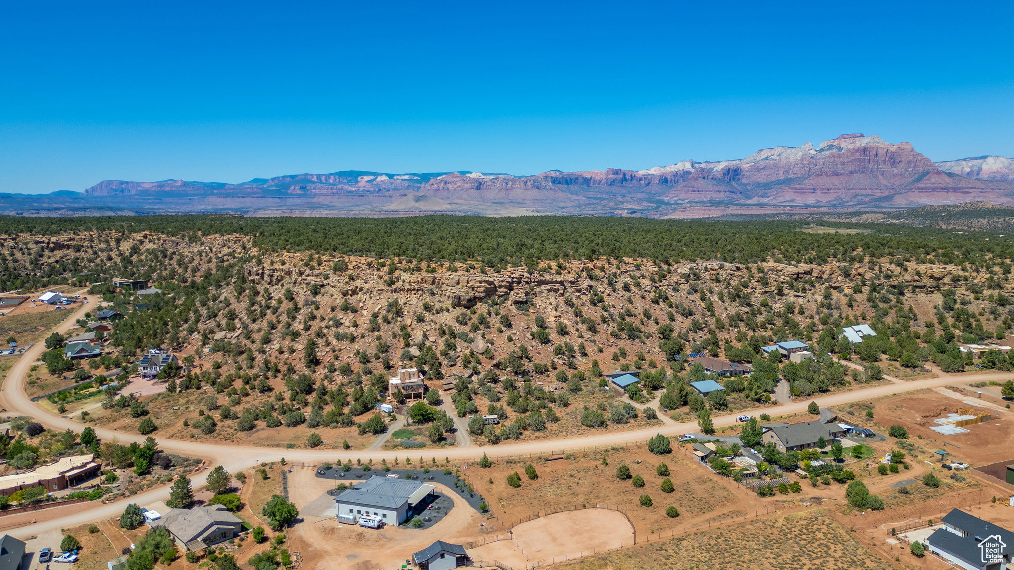 904 N Foothill Dr, Apple Valley, Utah image 2