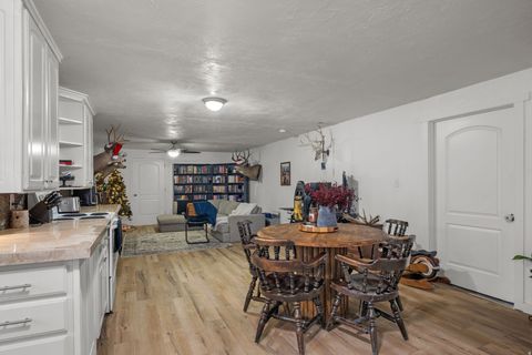 Tiny photo for 942 E 270 S, Santaquin, UT 84655 (MLS # 2127784)