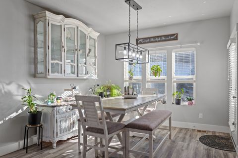 Tiny photo for 942 E 270 S, Santaquin, UT 84655 (MLS # 2127784)